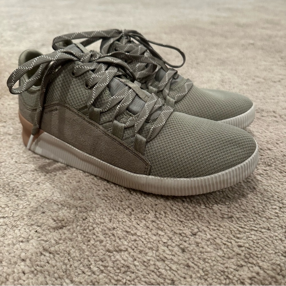 Sorel Out N About Plus III Women’s Sneakers - Size 8.5 (Like New)
